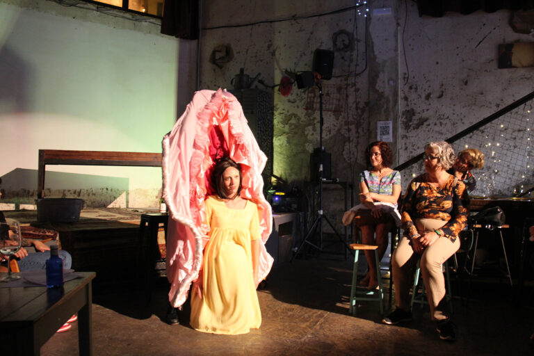 02_Las-vecinas-de-Bernarda-Alba