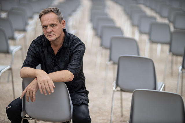 Carsten Nicolai autor de la obra UNI-HYBR:ID