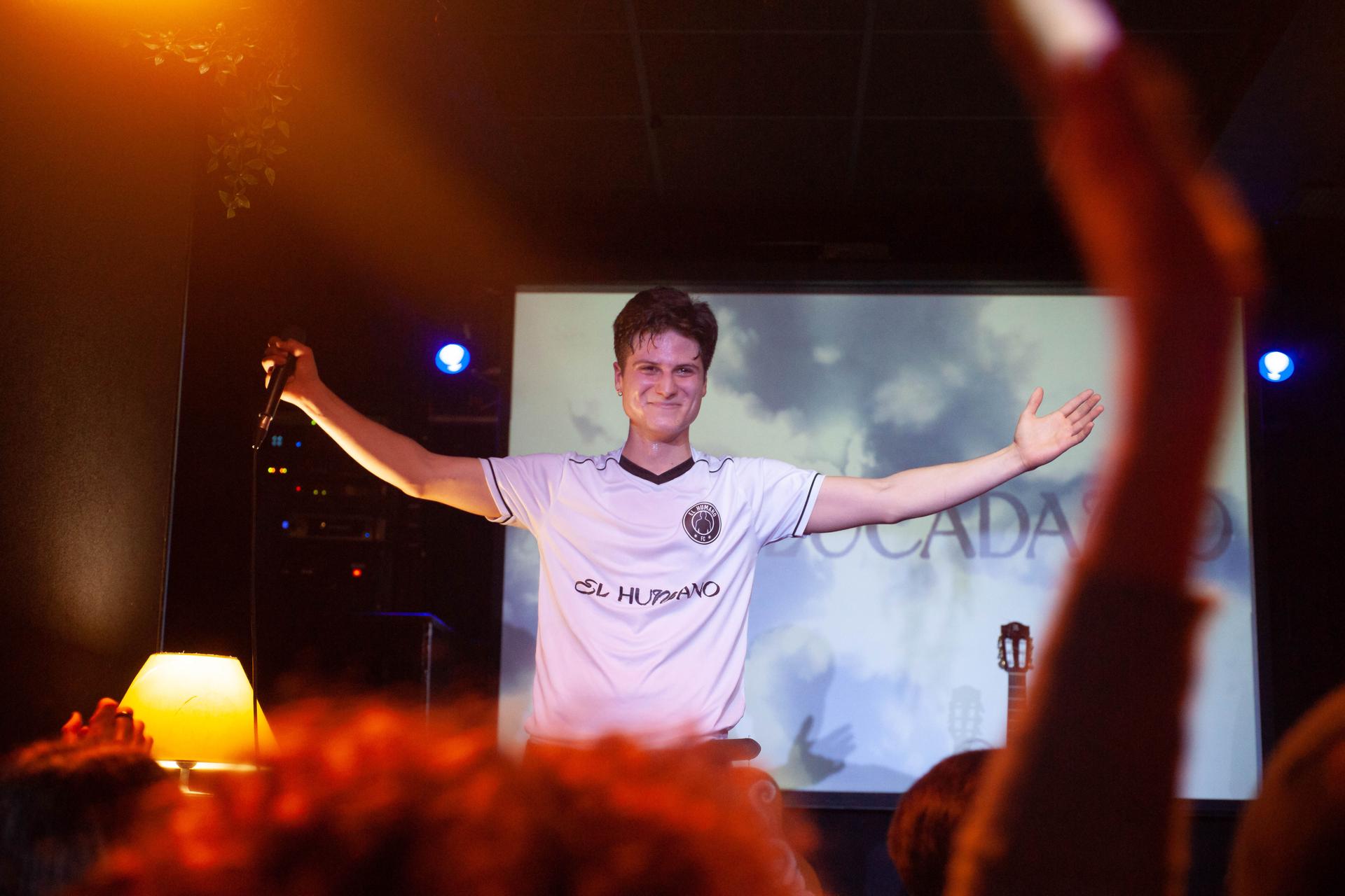 Teo Lucadamo durante un concierto Teo Lucadamo