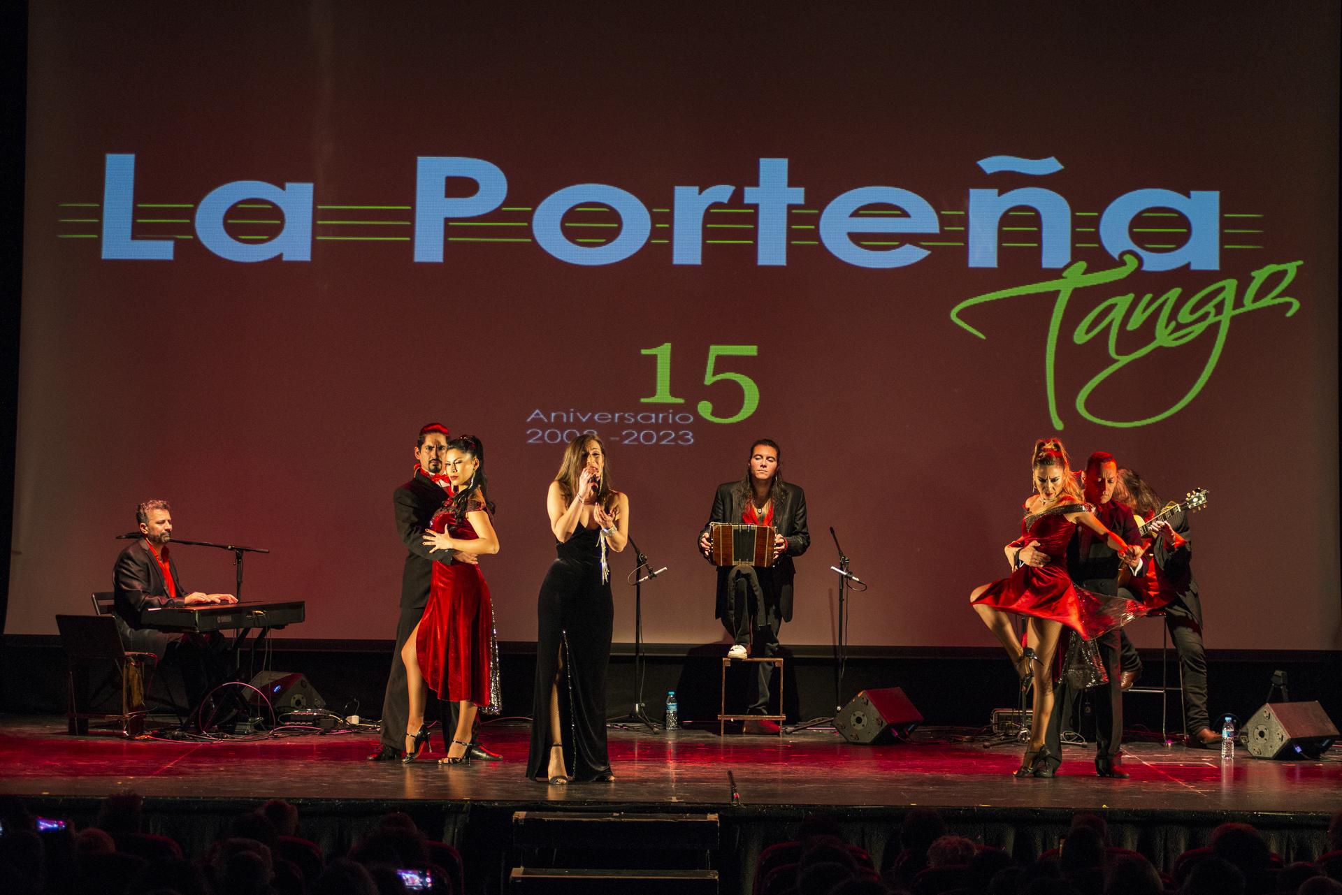 Una de las funciones del 15º aniversario de La Porteña Tango portena056