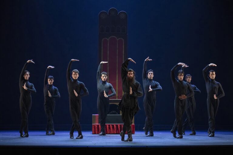 Un momento del trabajo del Ballet Nacional de España en "La bella Otero"