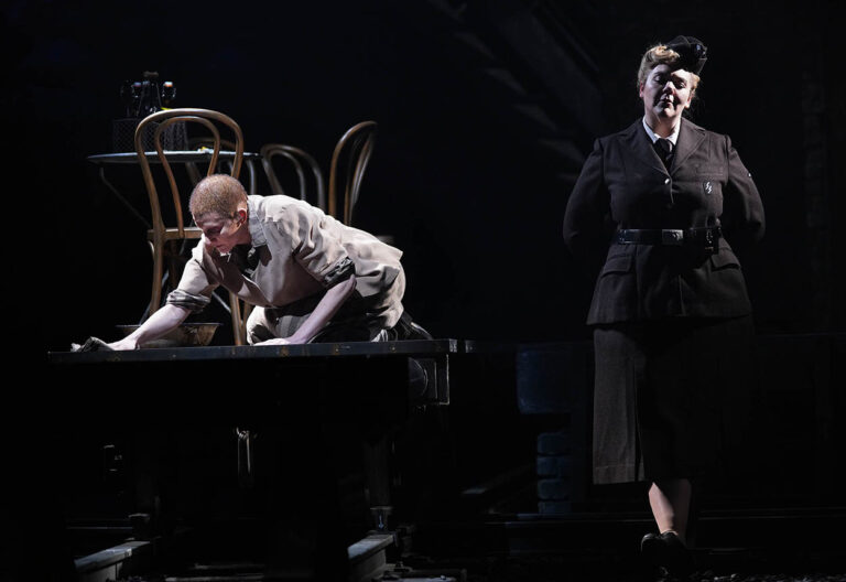 Imagen de escena de un ensayo en el Teatro Real