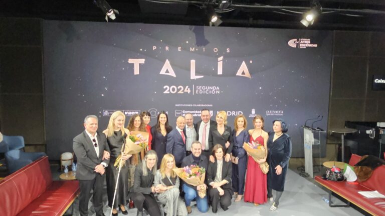 Fotografía de familia de la presentación