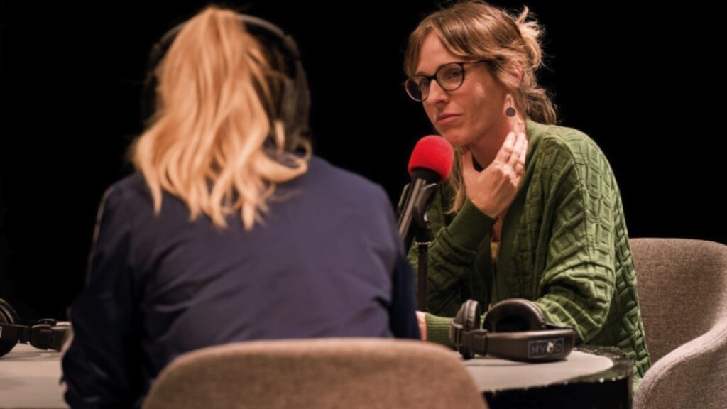 Imagen de escena de 'Mujeres de radio'
