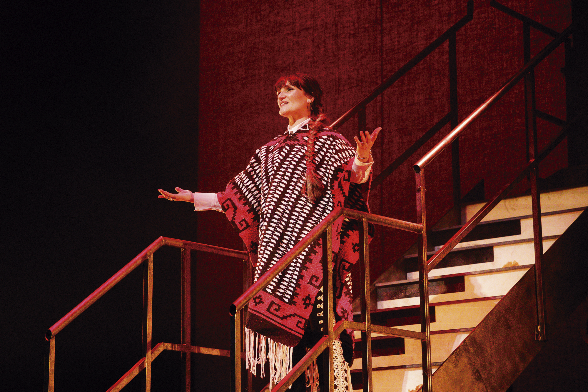 María Rozalén en una escena de la obra