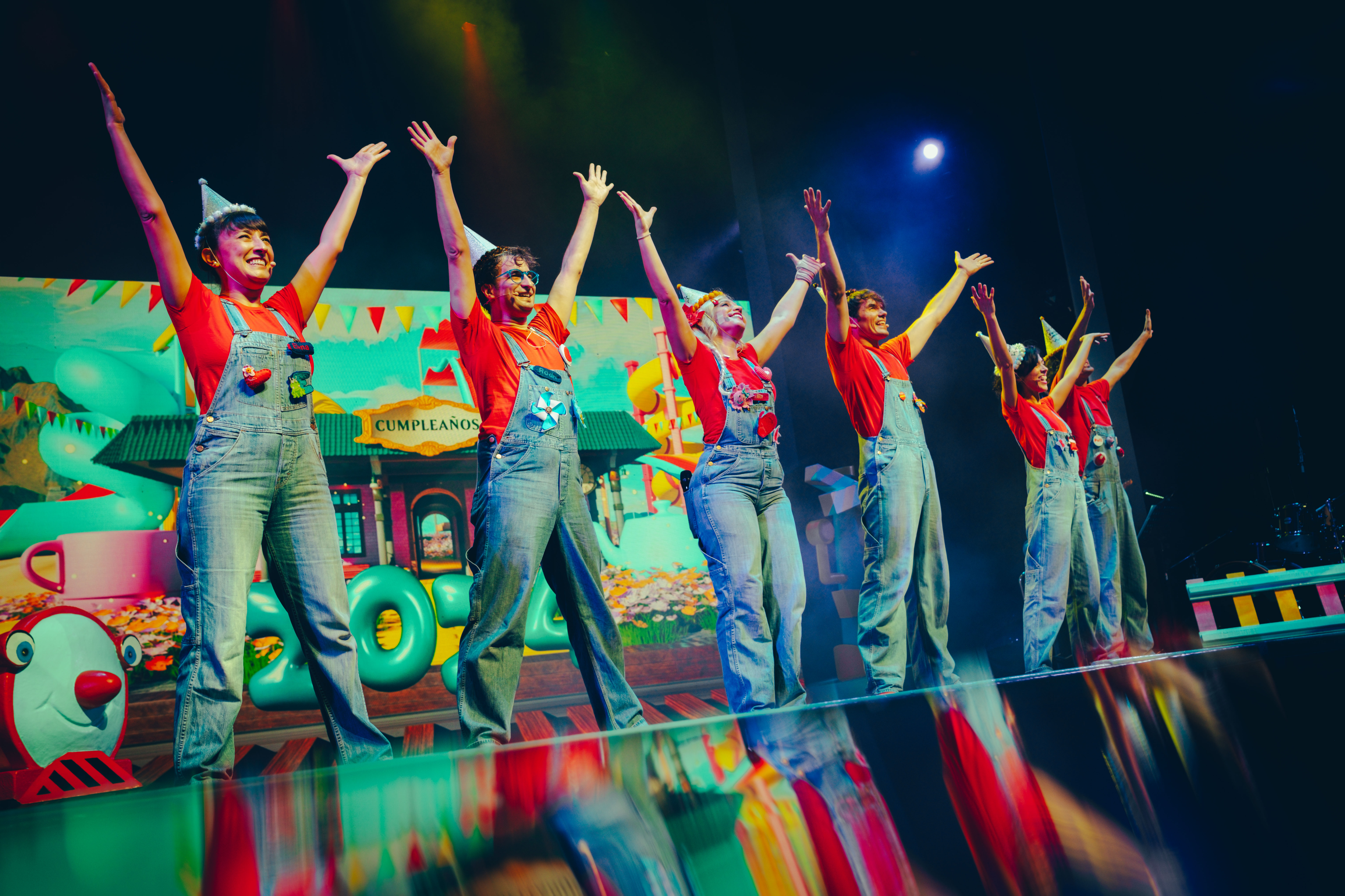 Los integrantes de Cantajuego durante uno de sus espectáculos