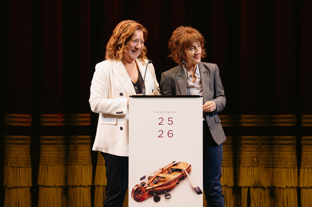 Isamay Benavente, Directora del Teatro de la Zarzuela (izquierda) y Paz Santa Cecilia, Directora del INAEM (derecha)