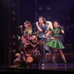 Una imagen de escena del musical