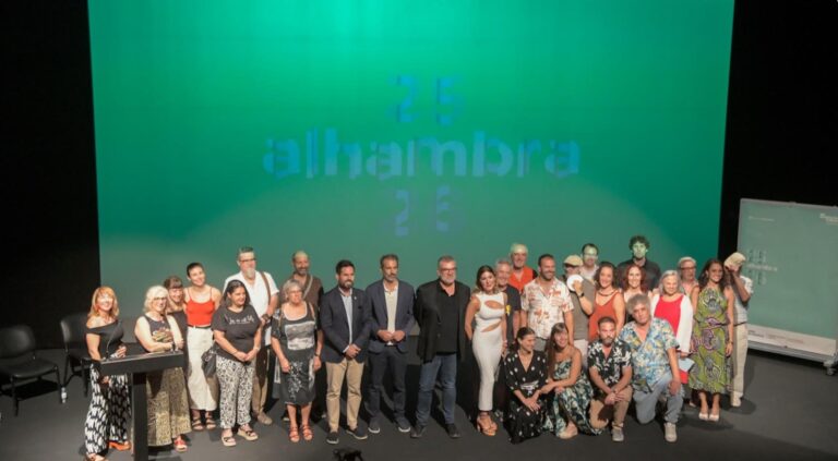 Fotografía de familia de la presentación