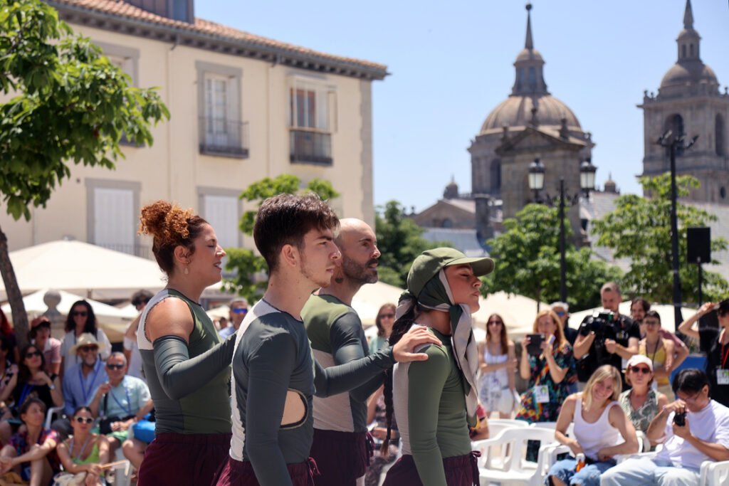 En cuclillas de Colectivo Premohs en XXI MADferia