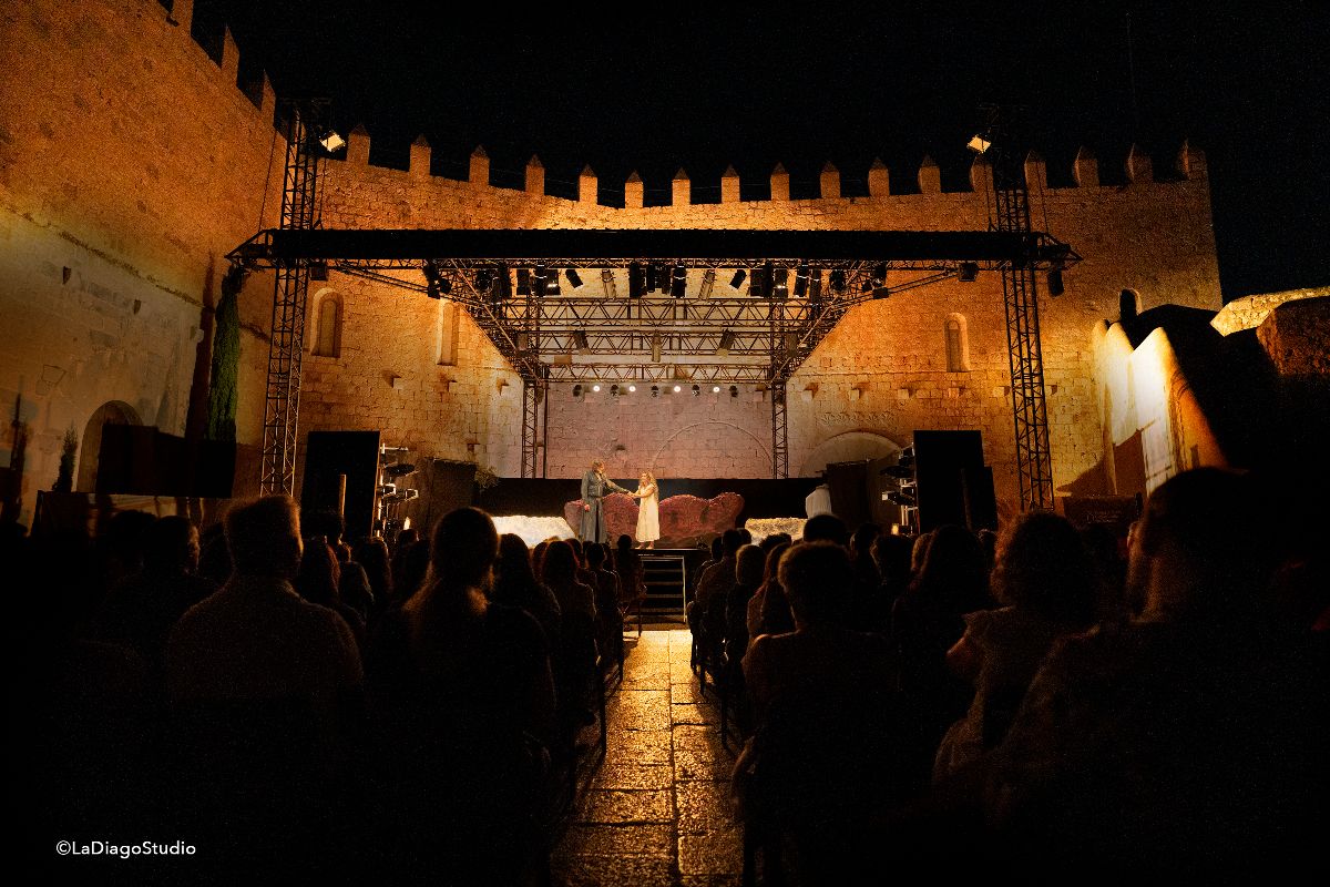 Patio del Castillo en la inauguración de la XXVIII edición, con Ifigenia