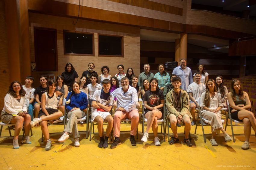 Fotografía de familia del campo de voluntariado