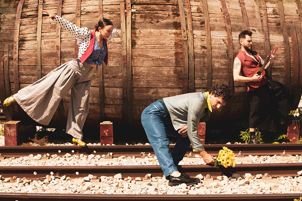 La Ridícula Danza. Recuerdos de margaritas. Ciclo: Artes escénicas en municipios