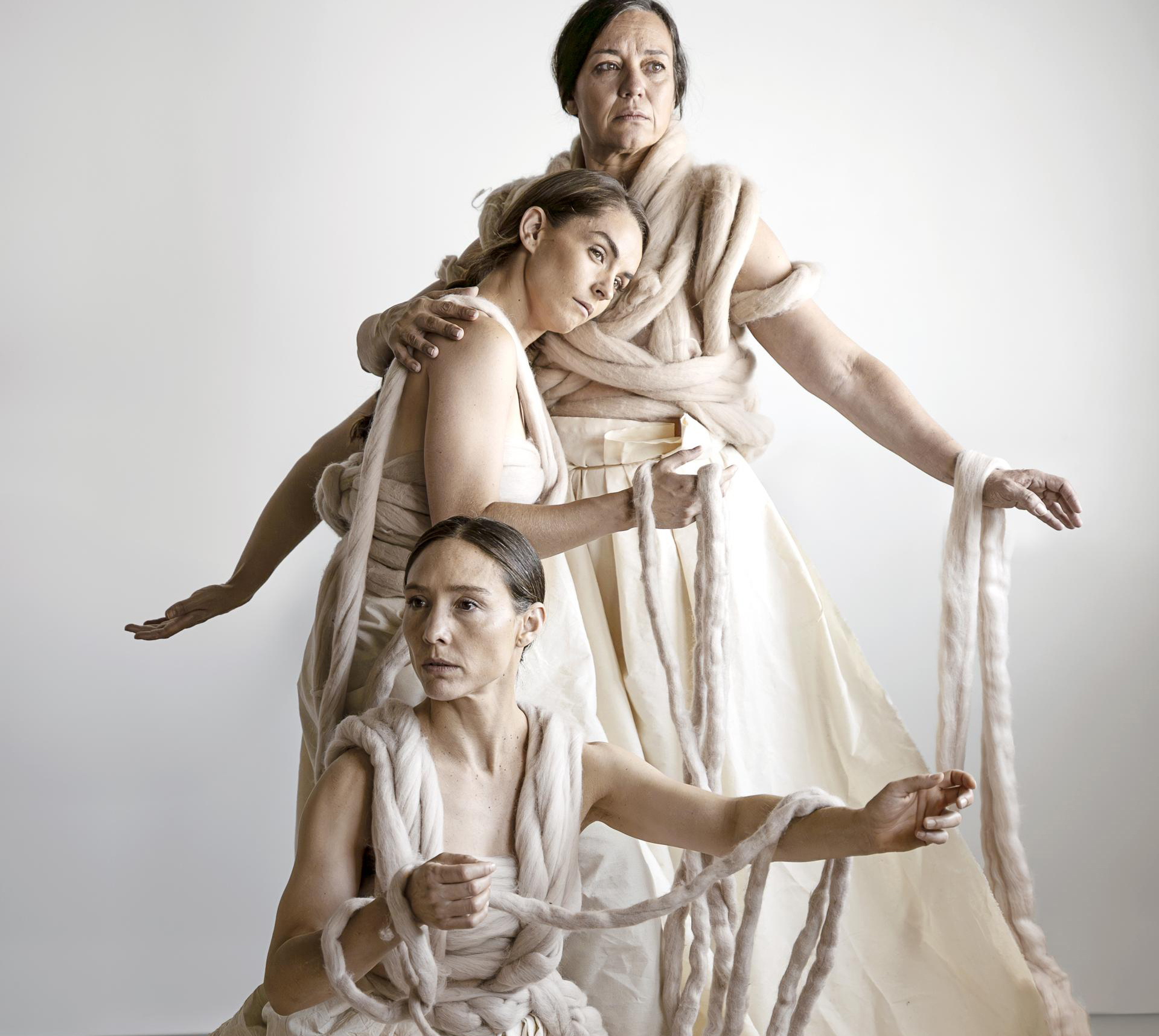 Imagen de 'Parcas' de Paula Comitre, Florencia Oz y Carmen Angulo que inaugura Canal Baila