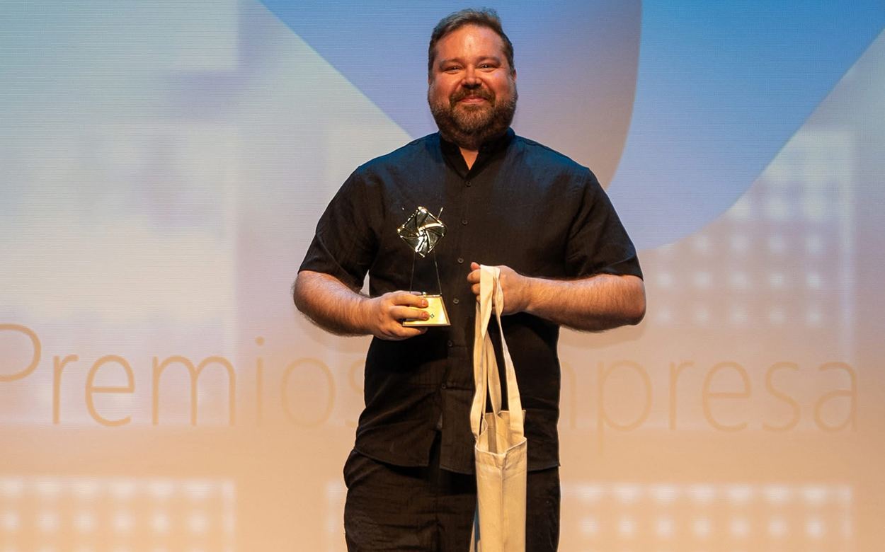 Tony Casla recogió el premio en nombre de la compañía