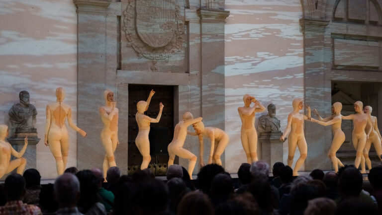 La compañía en el Alcázar de Segovia