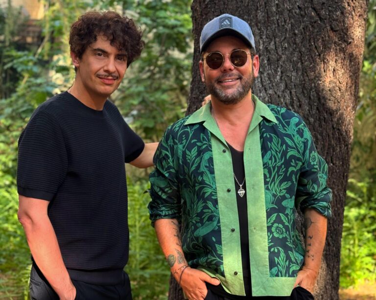 Miguel Poveda, derecha, junto a EduArtGranada.