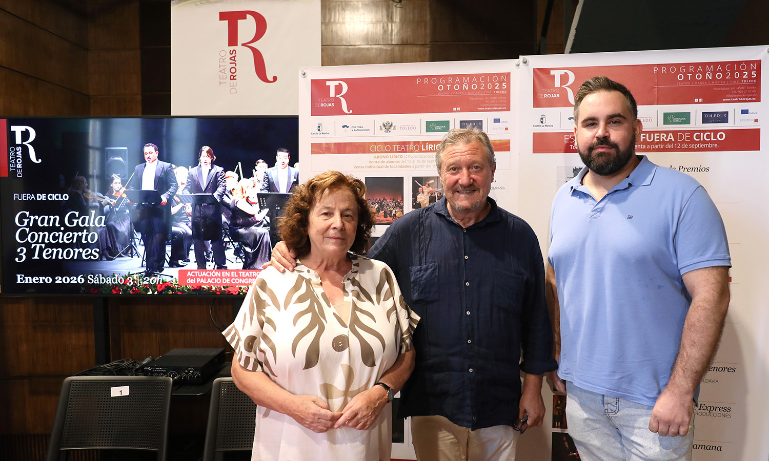 Los protagonistas posan antes de la presentación