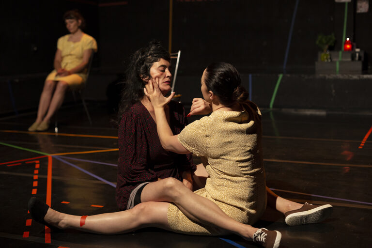 Imagen de escena de 'Ancestras'