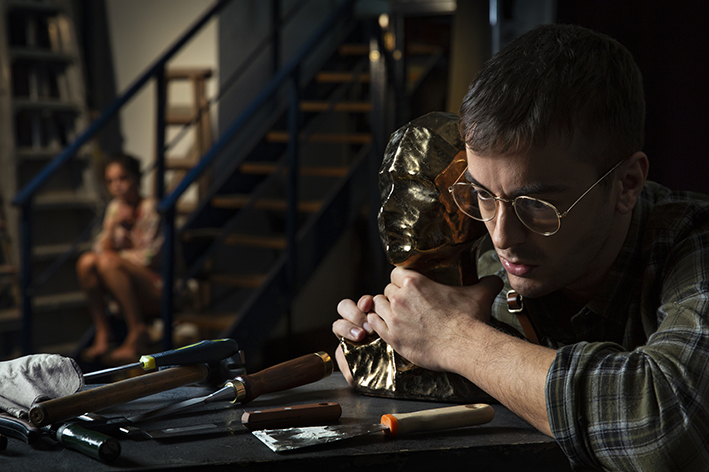 Imagen de escena de la obra "El monstruo de White Roses"