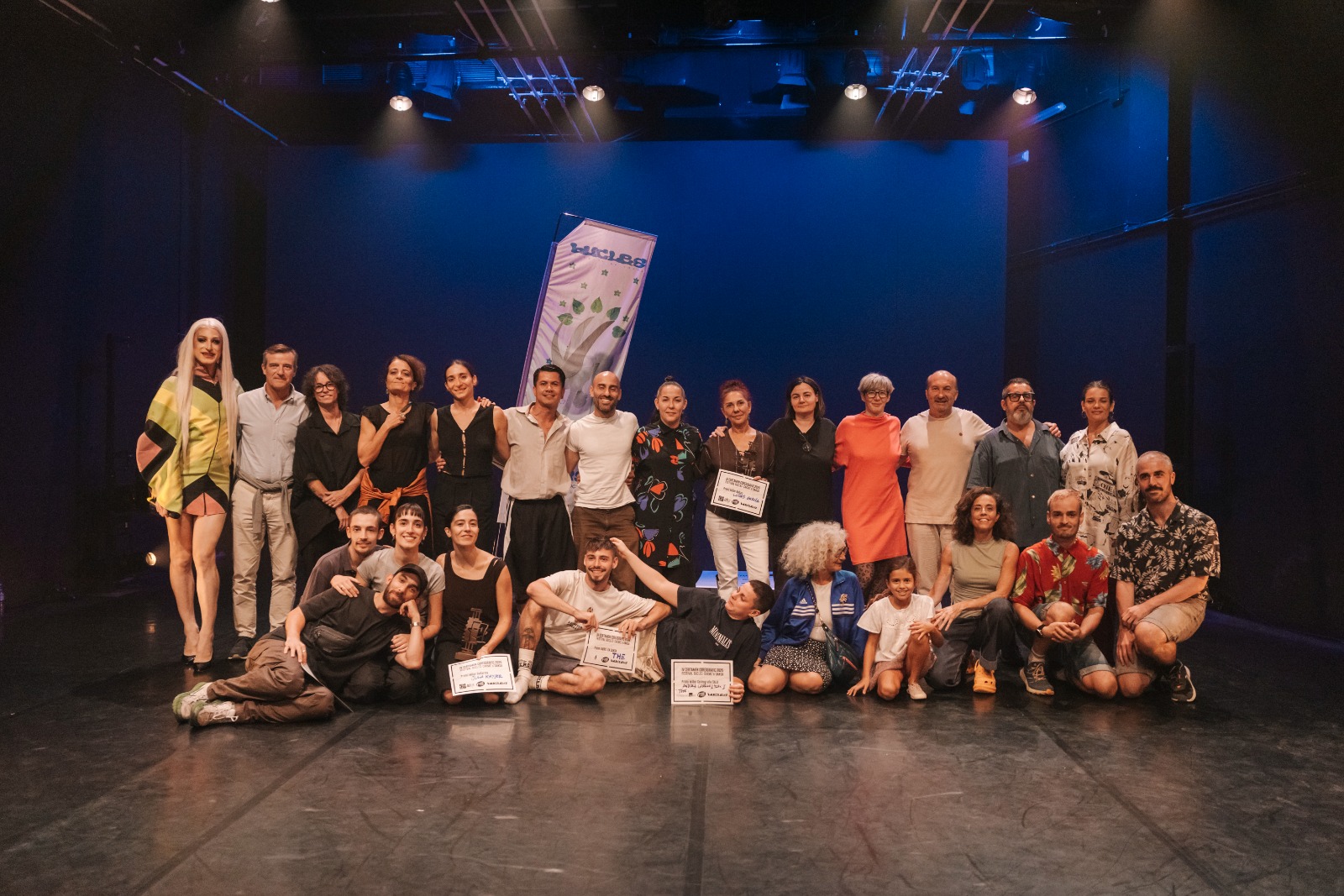 Fotografía de familia de la entrega de galardones