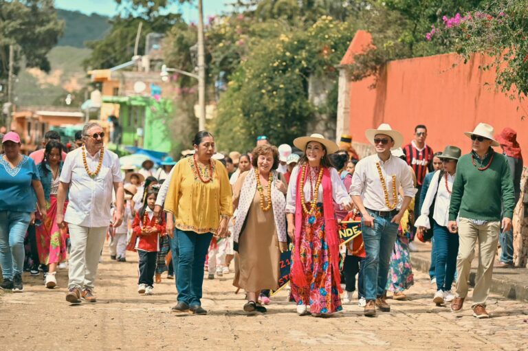 Imagen de la visita de la representación institucional toledana