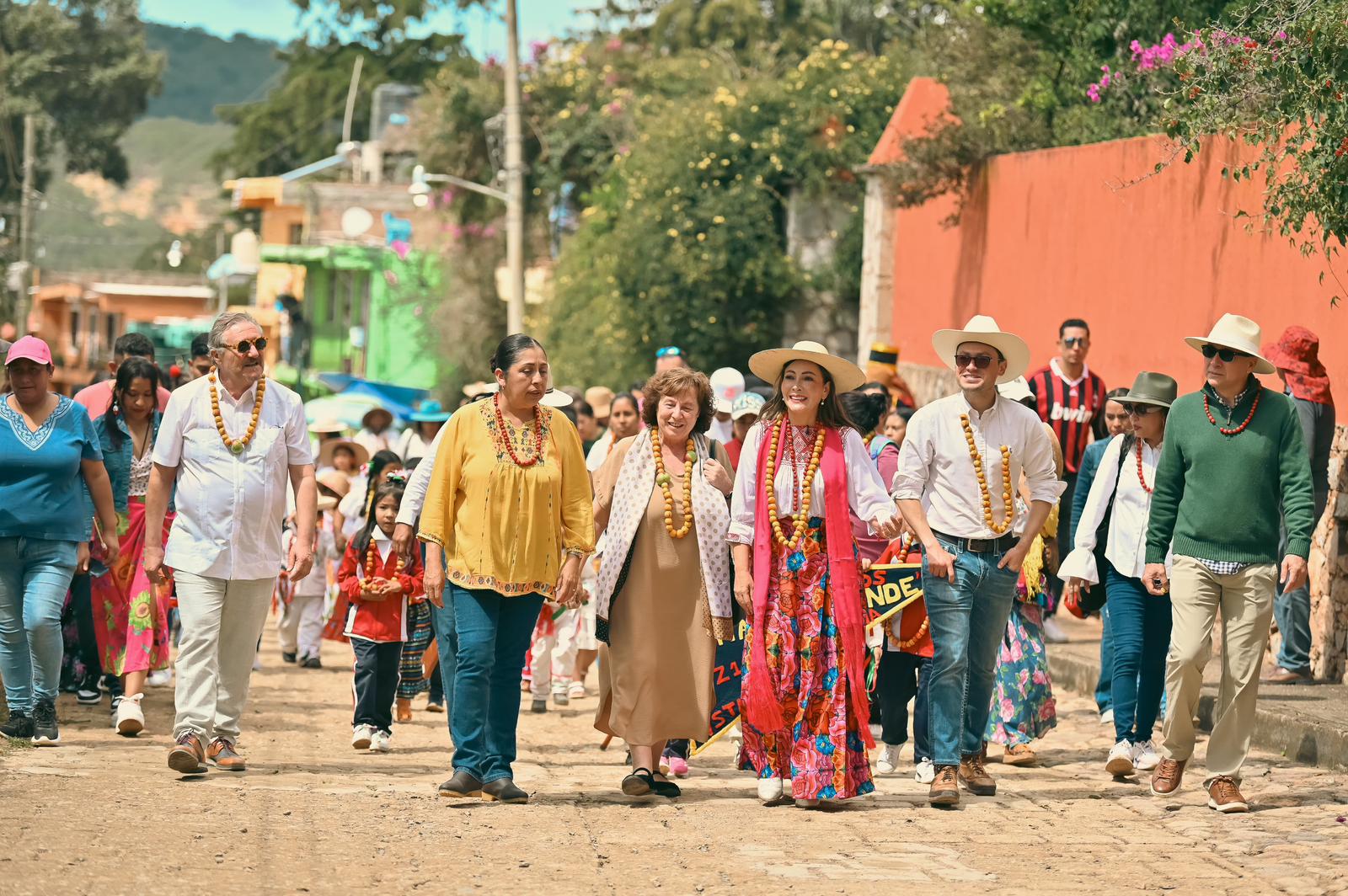 Imagen de la visita de la representación institucional toledana