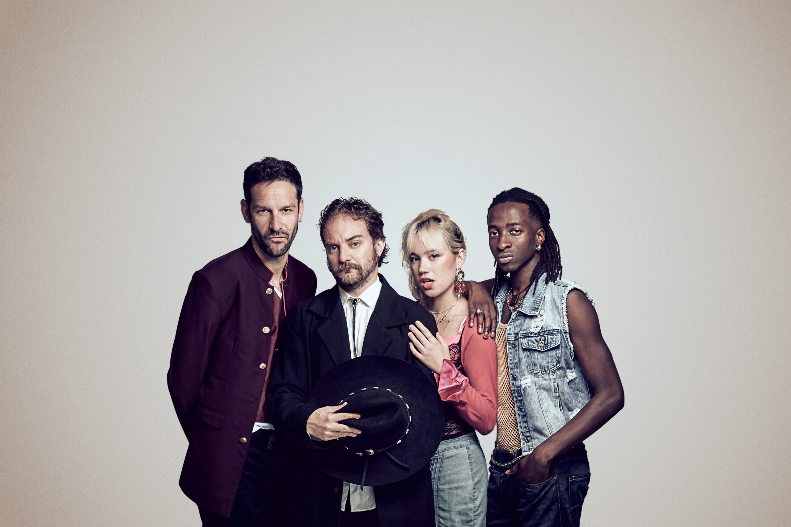 Reparto de la obra 'La mano'