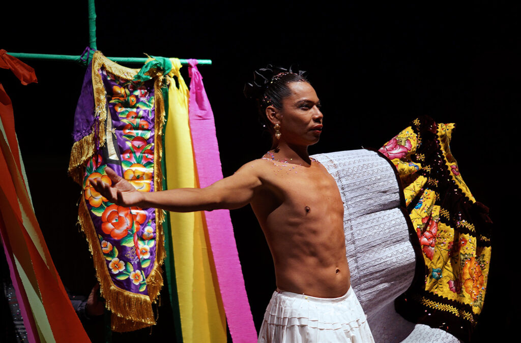 Lukas Avendaño participará en Paisajes de fondo con la charla sobre el mundo muxeril