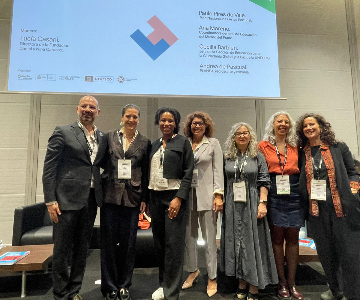 De izq. a dcha.: Paulo Pires do Vale, Plan Nacional das Artes de Portugal; Lucía Casani, directora general de la Fundación Daniel y Nina Carasso para España; Nela Riehl, presidenta de la Comisión de Cultura y Educación del Parlamento Europeo; Cecilia Barbieri, jefa de la Sección de Educación para la Ciudadanía Global y la Paz de la UNESCO;Ana Moreno, coordinadora general de Educación del Museo del Prado; Jazmín Beirak, directora general de Derechos Culturales del Ministerio de Cultura; y Andrea de Pascual, PLANEA, red de arte y escuela