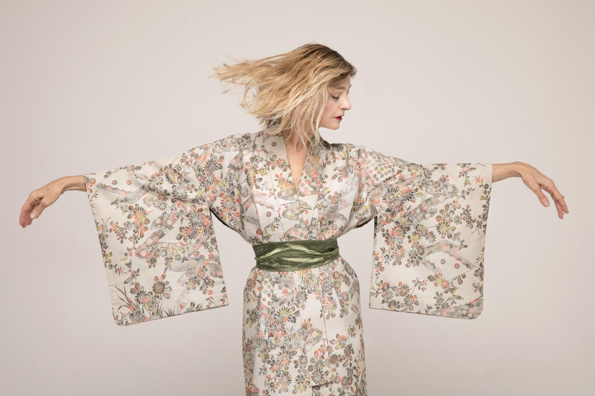 La actriz Carola Reyna protagoniza Okasan. Diario de viaje de una madre