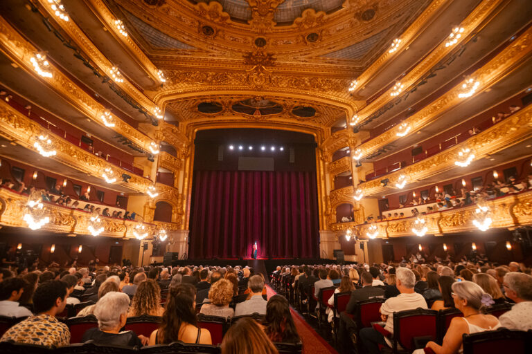Sergi Panizo presentó la Gala de ADETCA