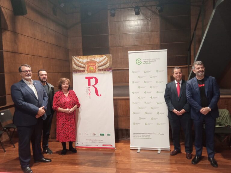 Fotografía de la presentación hoy en el Teatro de Rojas