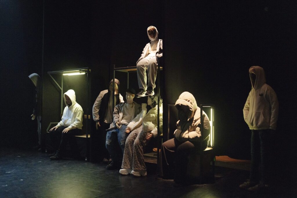 Escena de Adolescencia infinita