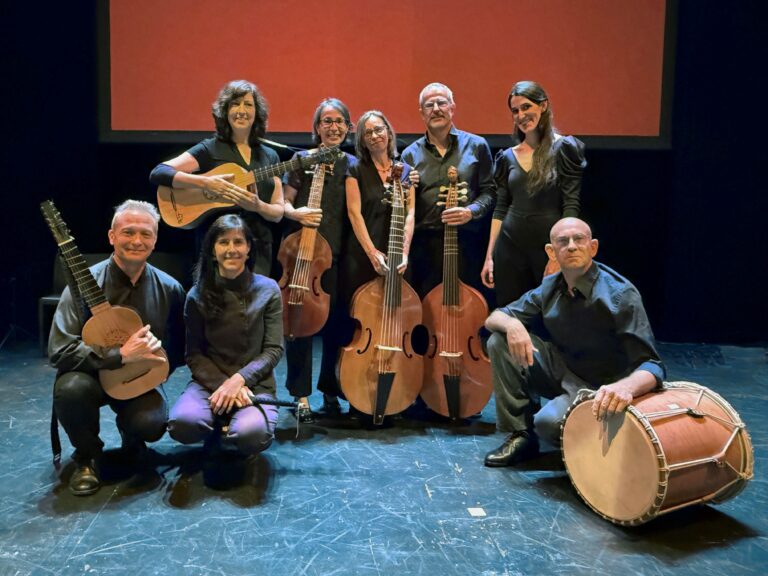 El ensamble Malebolge junto a sus instrumentos