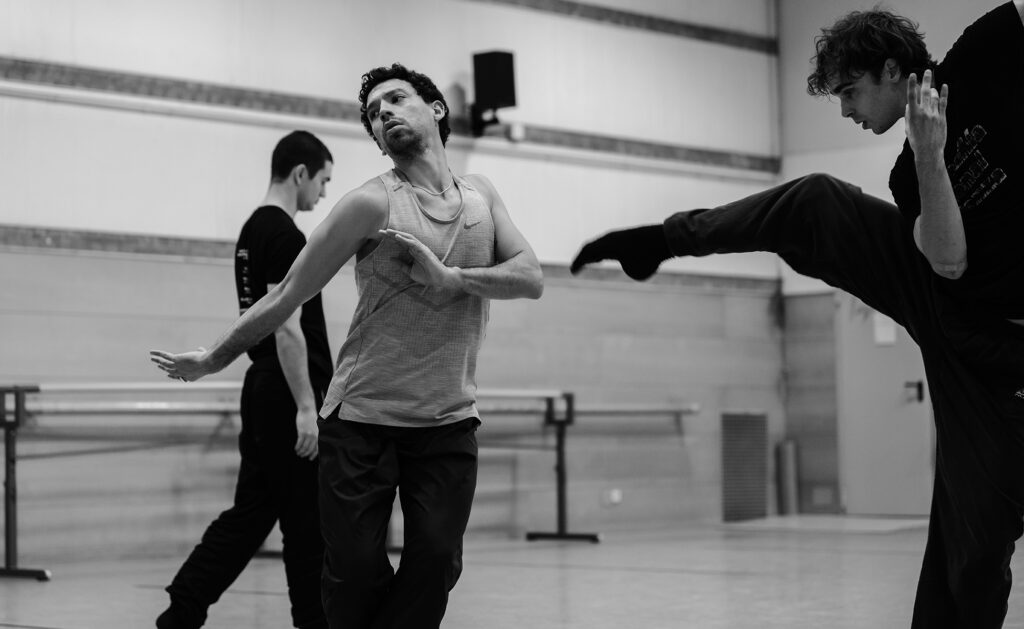 Imagen de un ensayo de 'Echoes from a Restless Soul'