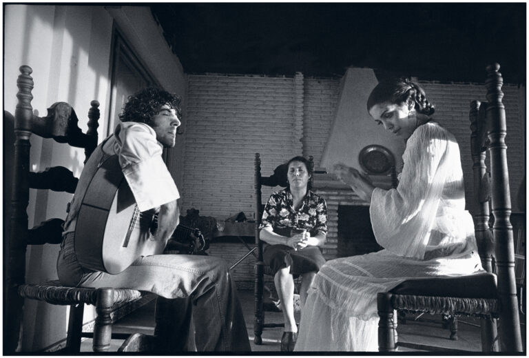 Lole y Manuel en una imange de 1980 que forma parte de la exposición dedicada al dúo