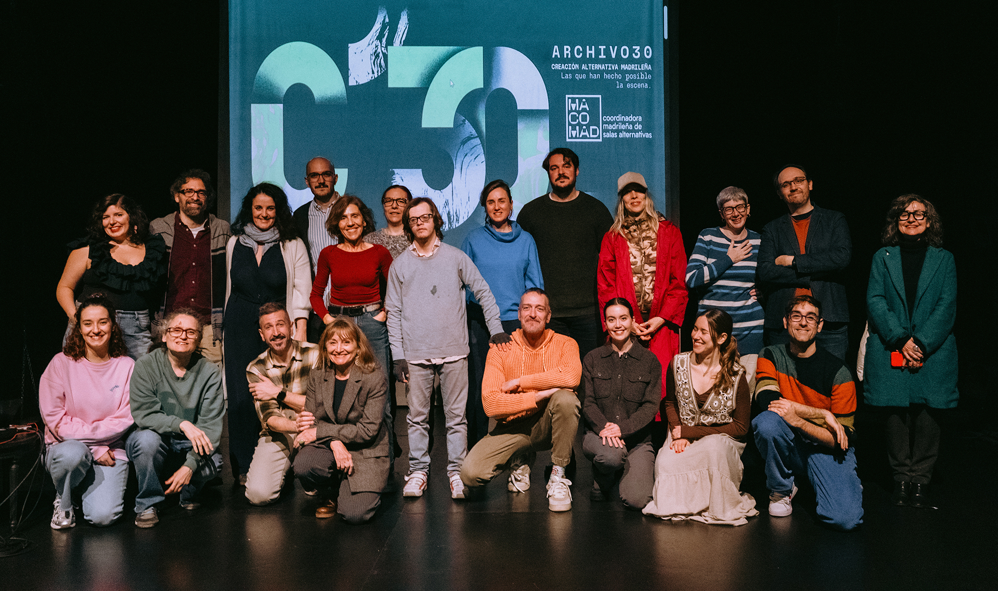Foto de familia de MACOMAD en la presentación del 'archivo30_creacionalternativa'
