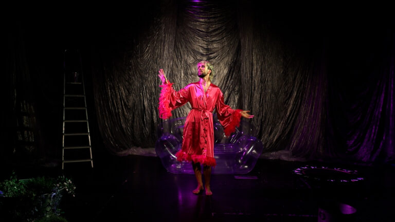 Imagen de una escena de la obra