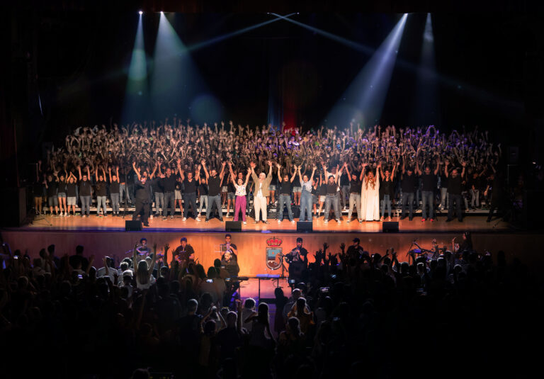 Saludo final en uno de los conciertos