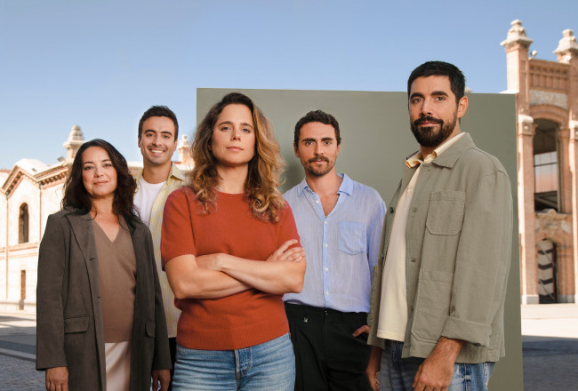 Imagen promocional con el reparto de Niebla