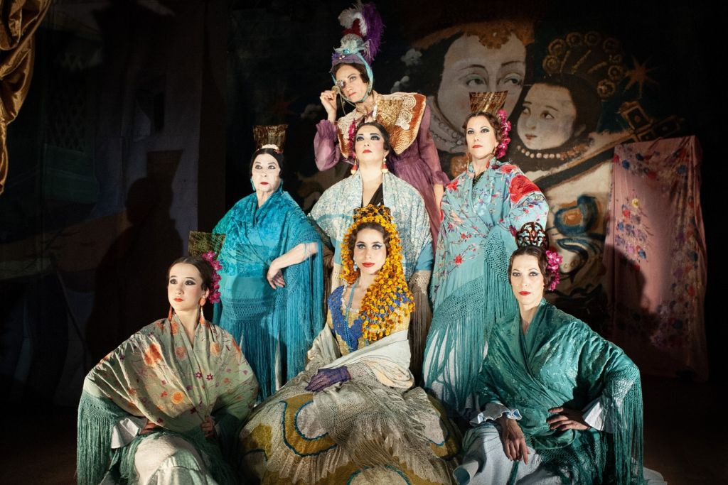 Escena de Mujeres catedrales