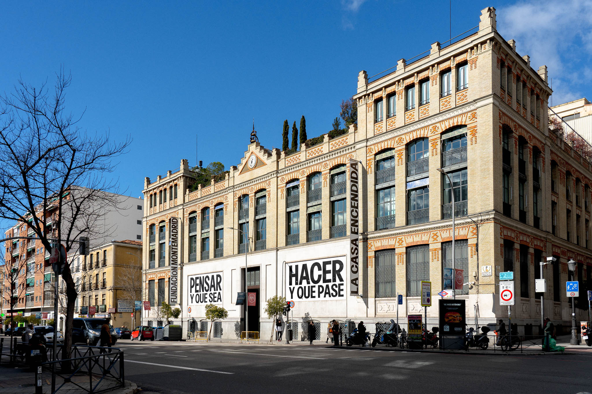 Fachada de La Casa Encendida en Madrid
