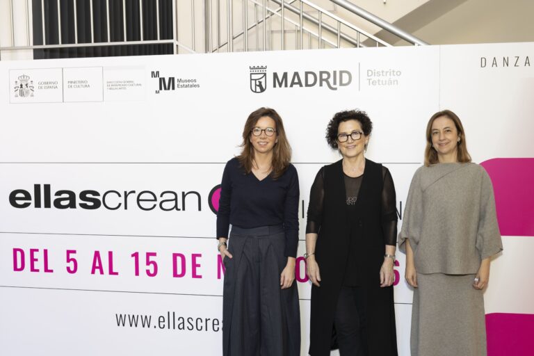 De izq. a dcha: Paula Gómez-Angulo, concejal presidenta del Distrito de Tetuán; Concha Hernández, directora de Ellas Crean; y Mercedes Roldán, subdirectora general de Museos Estatales del Ministerio de Cultura
