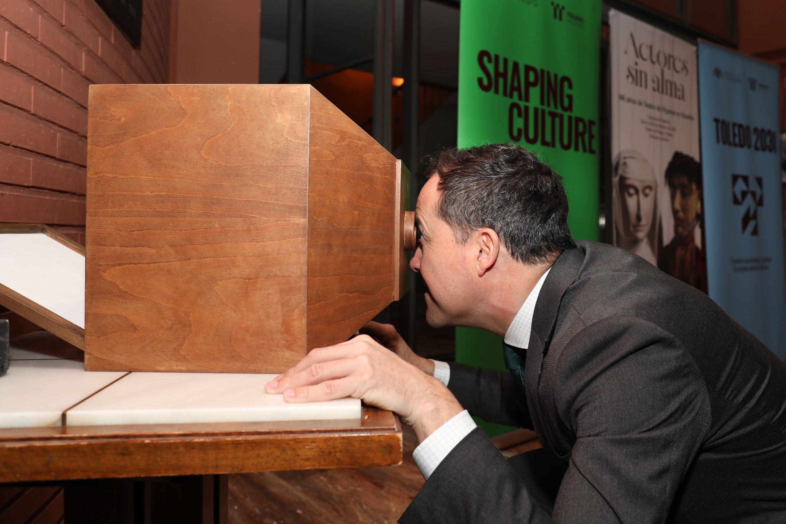 El alcalde de Toledo, Carlos Velázquez, disfruta de las instalaciones