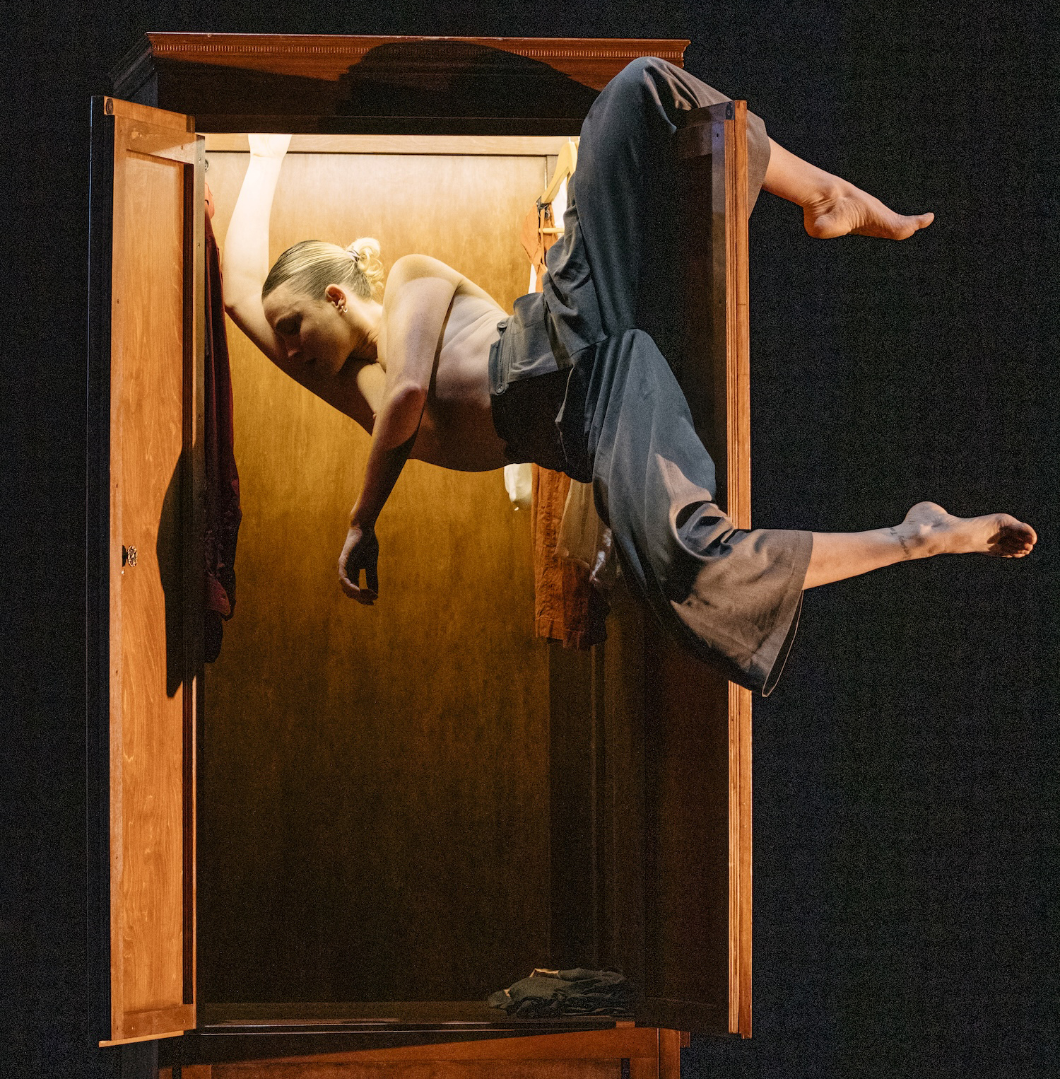 Una escena de Play Dead de compañía canadiense People Watching