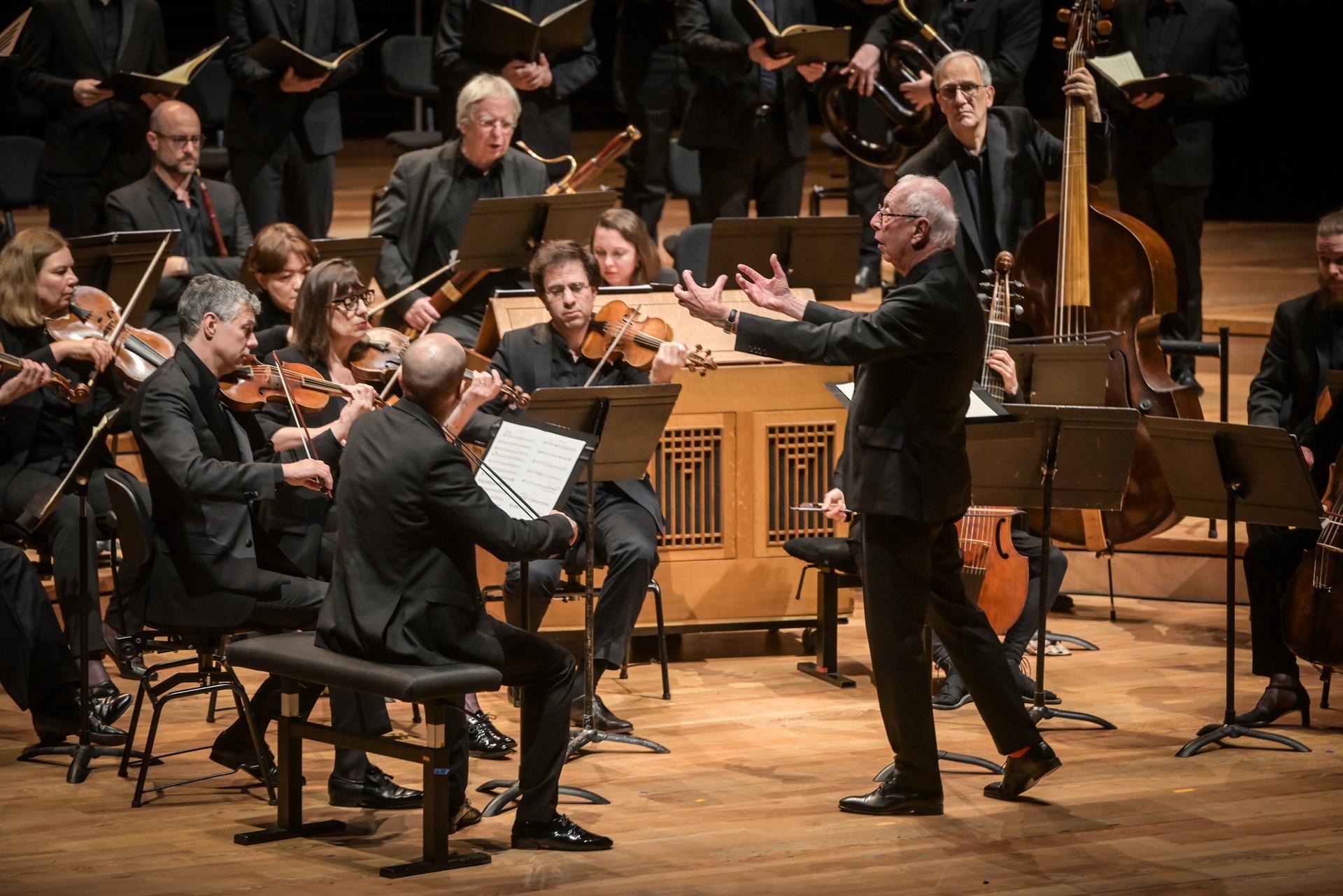 William Christie dirigiendo a Les Arts Florissants