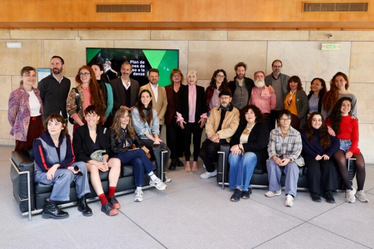 Fotografía de familia de la presentación