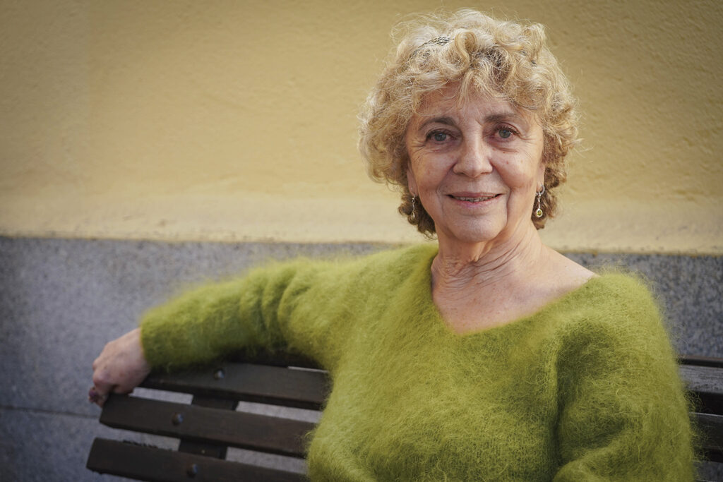 Imagen de la actriz Gloria Muñoz en las inmediaciones del Teatro La Abadía de Madrid