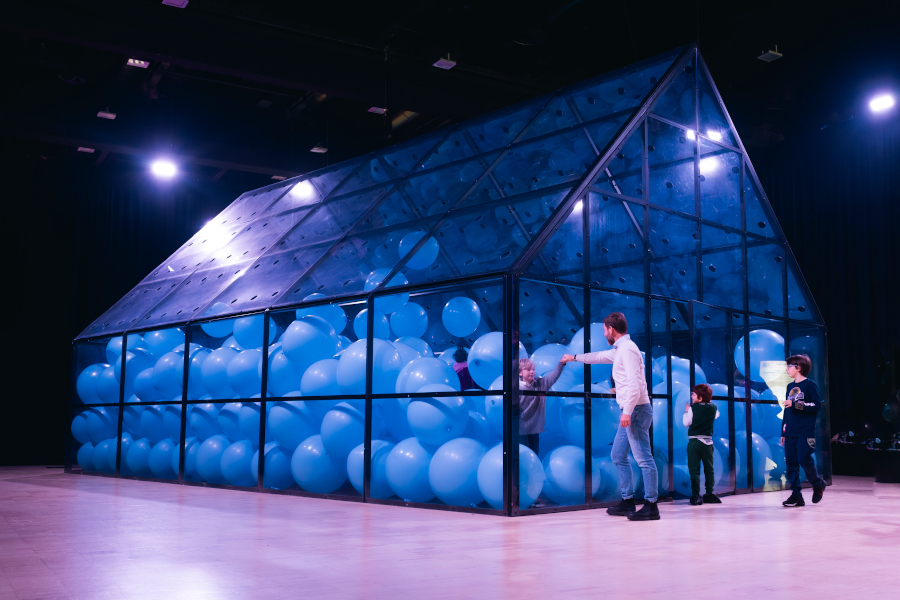 Martin Creed WORK NO 3883 Half the air in a given space